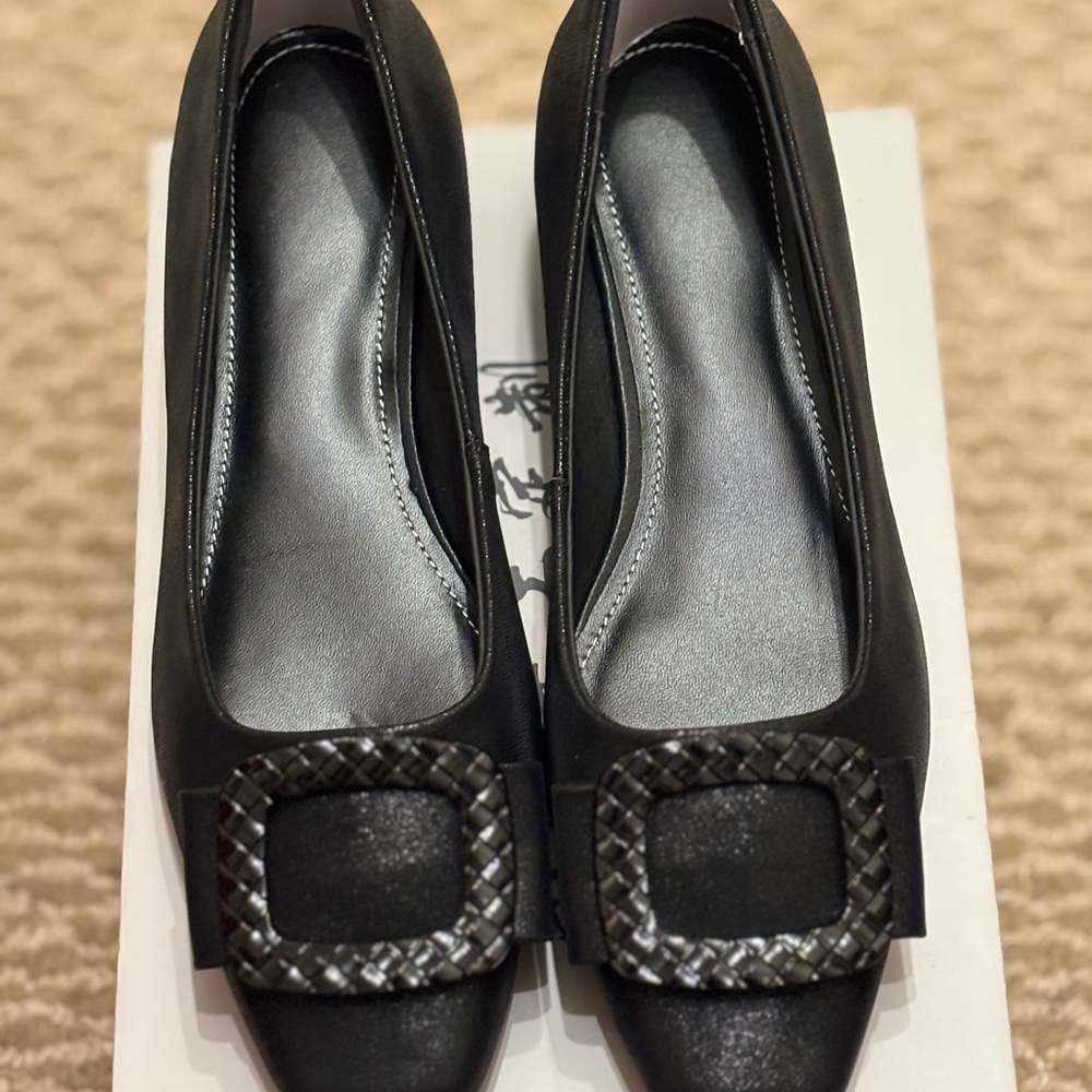 Chic Black Women's Heels with Woven Detail